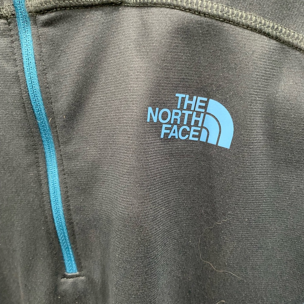 The North Face jacket for men. Size XL. Long sleeves, blue, 1/3 zipper, used - Picture 2 of 6